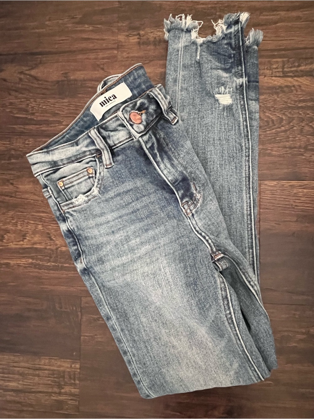 Mica High-Rise Ankle Jeans in Light Blue - Distressed Hem